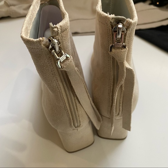 Zylia nude beige faux suede square toe ankle booties block heels NIB - Picture 4 of 7